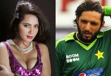 Bigg Boss 11: Arshi Khan calls Shahid Afridi \'Mehboob\', Video Is Breaking The Internet