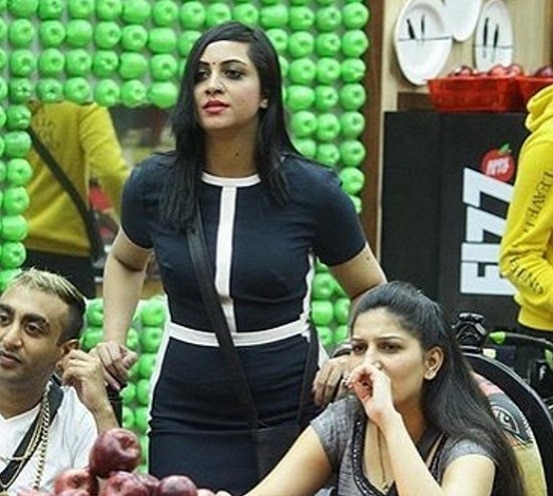 Arrest warrant issued against Bigg Boss 11 contestant Arshi Khan: Here’s why Arrest warrant issued against Bigg Boss 11 contestant Arshi Khan: Here's why