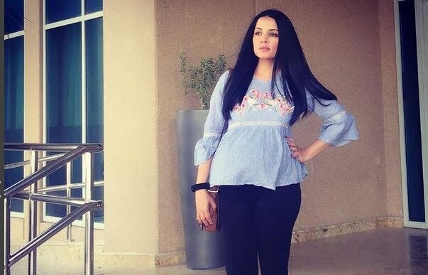Celina Jaitly calls losing dad, son 'difficult' Celina Jaitly calls losing dad, son 'difficult'