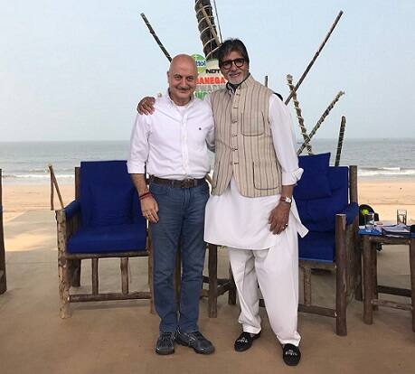 Anupam Kher shared this picture and wished him with words, 'इस सदी के महानायक आदरणीय @SrBachchan जी को 75वें जन्मदिन की हार्दिक शुभकामनायें।आप हमारी प्रेरणा है।आपको प्रभु स्वस्थ दीर्घायु प्रदान करें।????' (Image- Twitter@AnupamPkher)