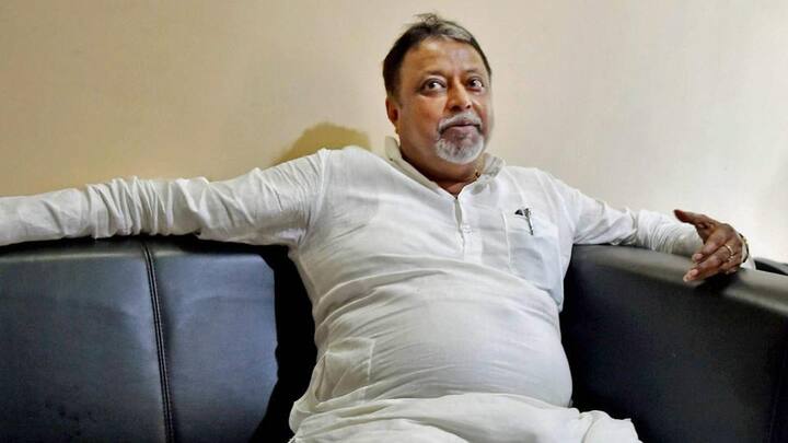  Suspended Trinamool Congress MP Mukul Roy on Wednesday submitted his resignation as Rajya Sabha MP to Vice President and RS Chairman Venkaiah Naidu. (Photo: PTI)