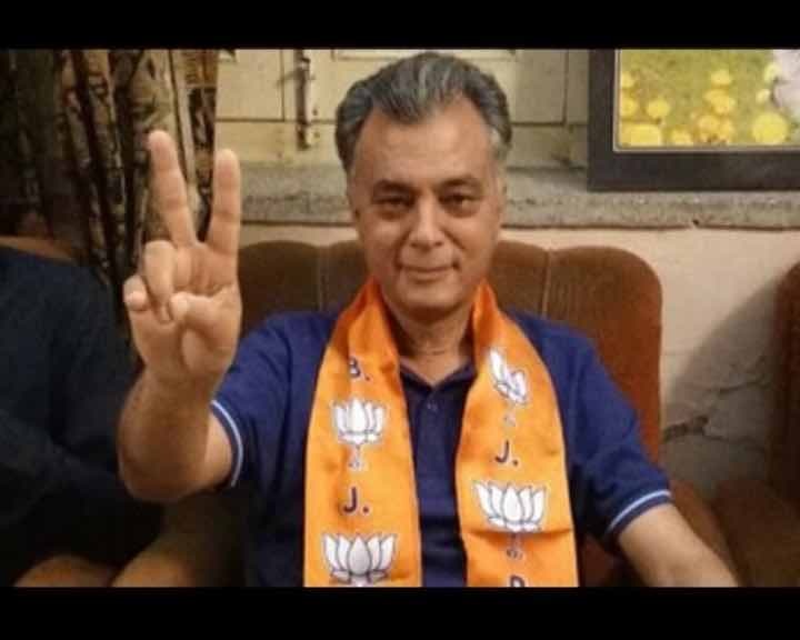 Anil Sharma quits Virbhadra cabinet, joins BJP Anil Sharma quits Virbhadra cabinet, joins BJP