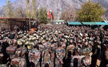 In Pictures: PM Modi Celebrates Diwali With Soldiers In Jammu and Kashmir\'s Gurez