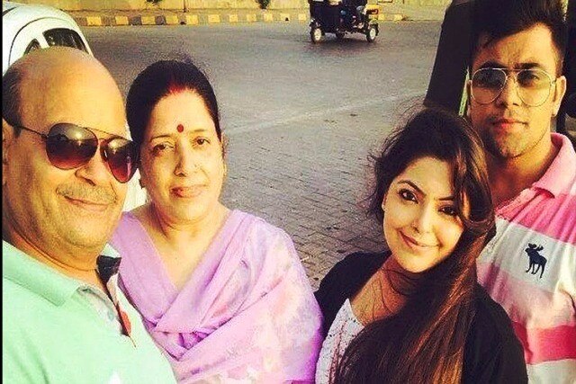 Sad News: TV actress Divya Bhatnagar’s father passes away Sad News: TV actress Divya Bhatnagar’s father passes away