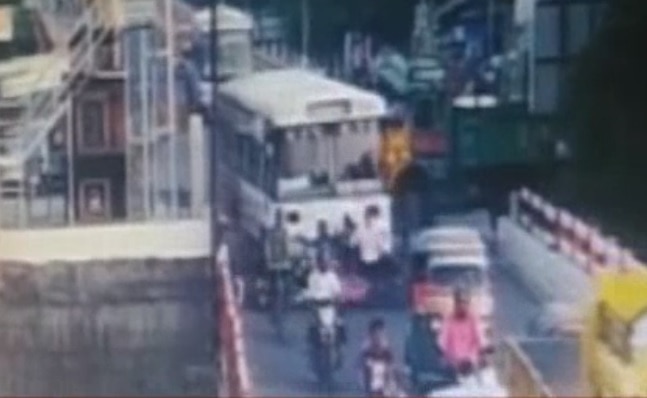 Watch: 3 Killed as bus in Vijayawada runs amok, hits pedestrians, rams into vehicles Watch: 3 killed after bus in Vijayawada runs amok, hits pedestrians, rams into vehicles