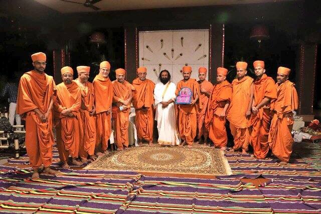  The Foundation said these discussions, not done on behalf of any government or organisation, had brought to the fore the positive energy and willingness of leaders from both communities to move forward and arrive at an amicable solution. However, the All India Muslim Personal Law Board (AIMPLB) has reportedly denied holding any meeting with Ravi Shankar. The Board yesterday said it was ready to talk to Ravi Shankar if he wanted, for they would not have any issue in having a conversation and in helping find a solution. (Image: Twitter)