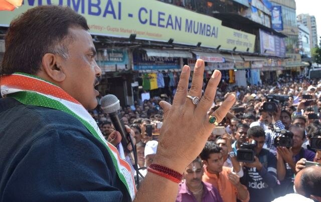 Mumbai: FIR lodged against Congress’ Sanjay Nirupam for ‘provoking’ hawkers Mumbai: FIR lodged against Congress' Sanjay Nirupam for 'provoking' hawkers
