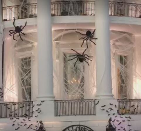 Haunted House! The White House gets spooky Halloween makeover with giant spiders & cobwebs Haunted House! The White House gets spooky Halloween makeover with giant spiders & cobwebs