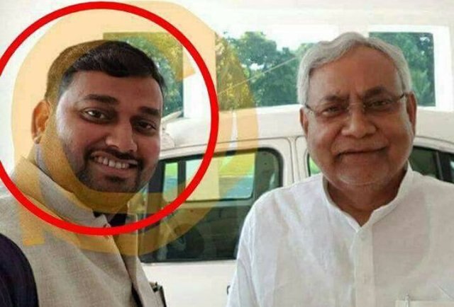 Selfie of spurious liquor case accused with Nitish Kumar goes viral, RJD asks Bihar CM to come clean Selfie of spurious liquor case accused with Bihar CM Nitish Kumar goes viral
