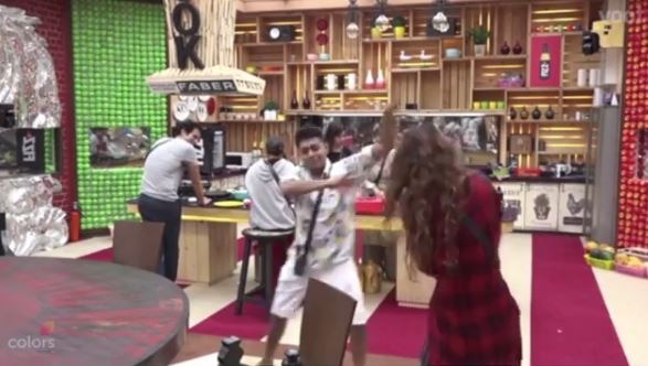 BIGG BOSS 11: This contestant to get ELIMINATED in MID-WEEK EVICTION? BIGG BOSS 11: This contestant to get ELIMINATED in MID-WEEK EVICTION?