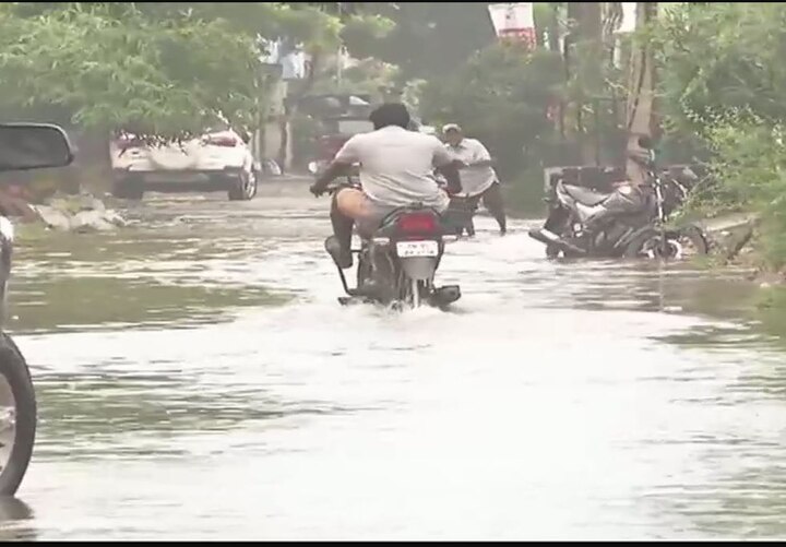 Heavy rain disrupts Chennai; School, colleges closed Heavy rain disrupts Chennai; School, colleges closed