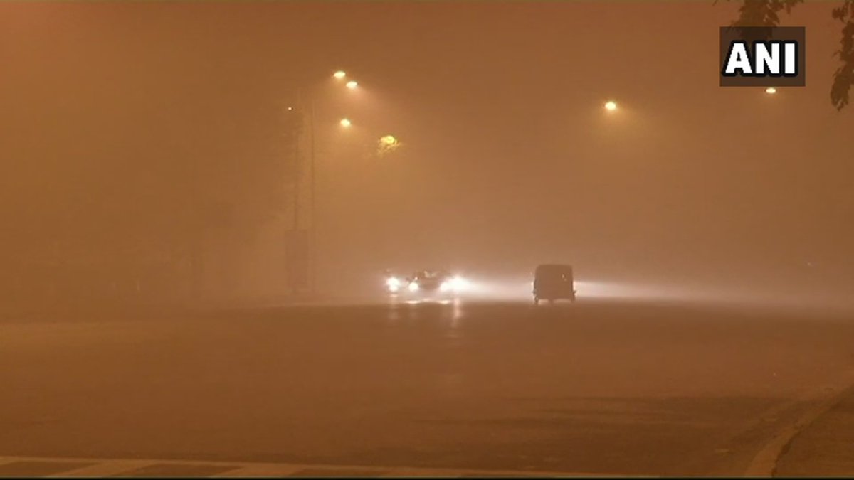 In Pics: When Smog Canopies National Capital Delhi