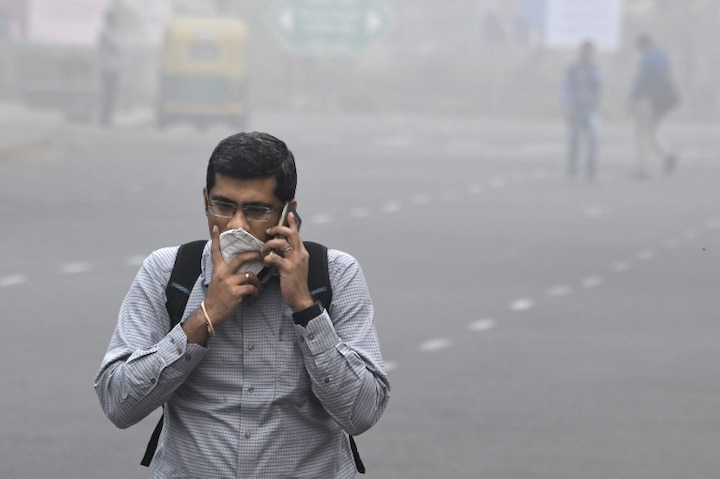 Delhi air quality approaches ‘dangerous’ mark; Cricketers wear masks during Ranji trophy match Delhi air quality approaches ‘dangerous’ mark; Cricketers wear masks during Ranji trophy match