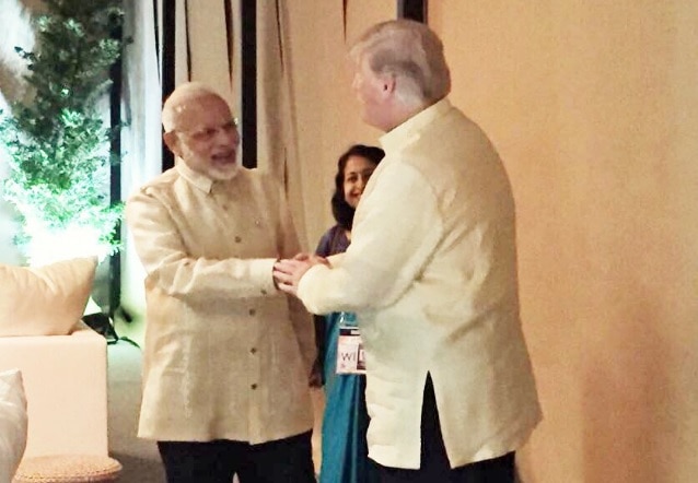 Narendra Modi attends gala dinner at ASEAN, meets US President Donald Trump, Manila, ASEAN summit, PM Modi attends gala dinner at ASEAN, meets US President Donald Trump