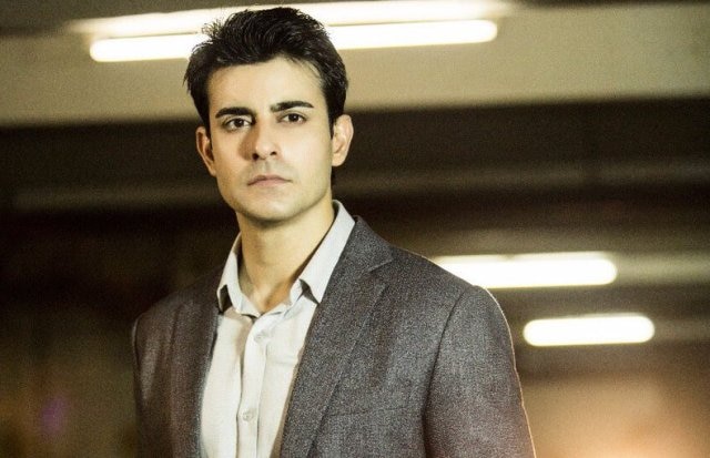 Gautam Rode’s shoes flicked from a temple in Mauritius When Gautam Rode's shoes got flicked from a temple in Mauritius