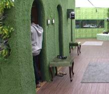 Bigg Boss 11: Puneesh and Bandgi have ROMANCE in WASHROOM