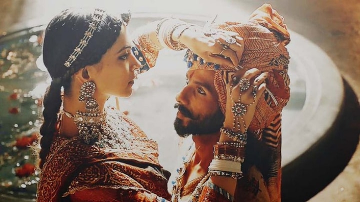 ‘Padmavati’ Row: Karni Sena activists vandalise theatre in Rajasthan 'Padmavati' Row: Karni Sena activists vandalise theatre in Rajasthan