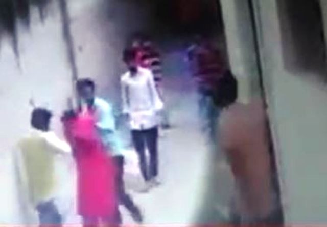 WATCH: Goons beat up woman after she objected them from peeing in front of her house in Gorakhpur WATCH: Goons beat up woman after she objected them from peeing in front of her house in Gorakhpur