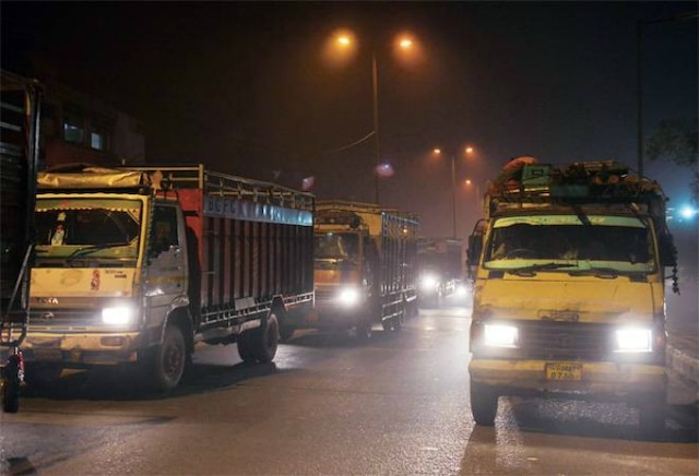 Delhi pollution: EPCA removes ban on entry of trucks, construction work Delhi pollution: EPCA removes ban on entry of trucks, construction work