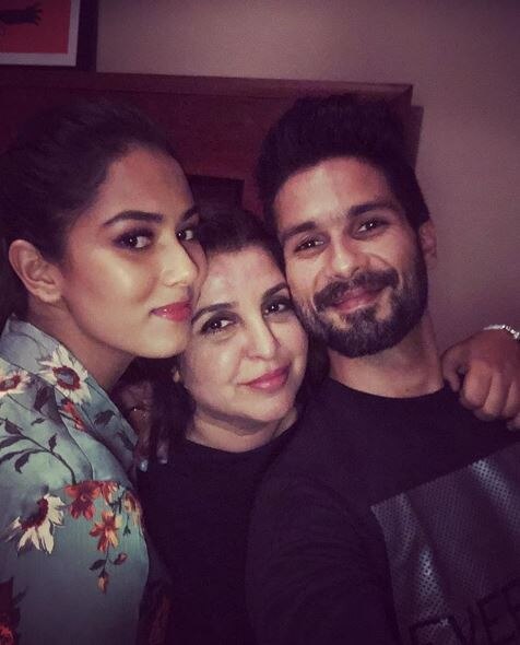 Check out this lovely image of the hostess Farah Khan with the beautiful couple of Shahid Kapoor and Mira Rajput. 