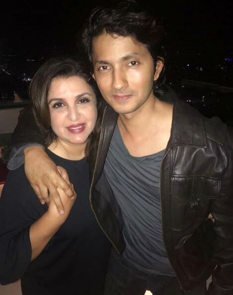 ..and in the end the host and the hostess, Shirish Kunder and Farah Khan. 