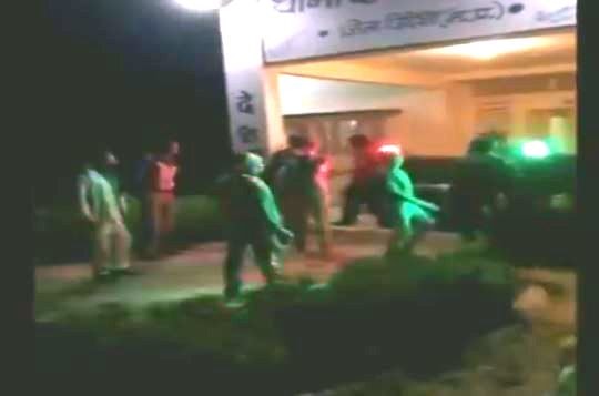 WATCH: Cops dance at Madhya Pradesh’s Deepnakheda Police Station, here’s why WATCH: Cops dance at Madhya Pradesh's Deepnakheda Police Station, here's why