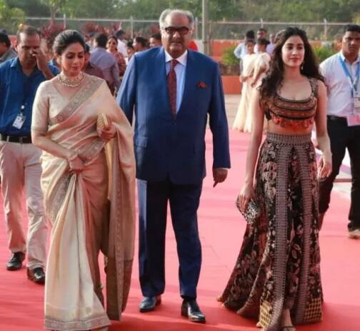 International Film Festival (IFFI) has kicked off its 48th edition in Goa. Chief Minister of Goa, Manohar Parrikar and I&B Minister Smriti Irani innaugurated the film festival. Bollyood celebrities were spotted at the grand event while Sridevi's daughter Jahnvi Kapoor who is making her bebut with the film 'Dhadak' was also seen with mom Sridevi and dad Boney Kapoor.(Image- Manav Manglani)