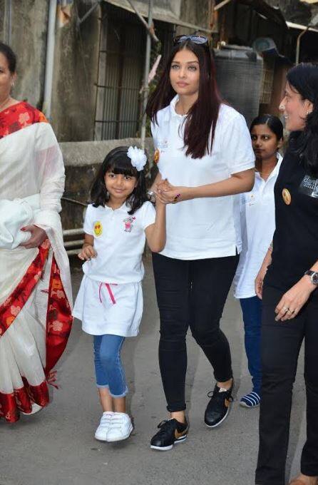 Aishwarya was very close to her late father and this charity event was special for her. Aishwarya reportedly has decided to sponsor surgeries of 100 kids conceived with congenital fissures and palates. / Image: Manav Manglani