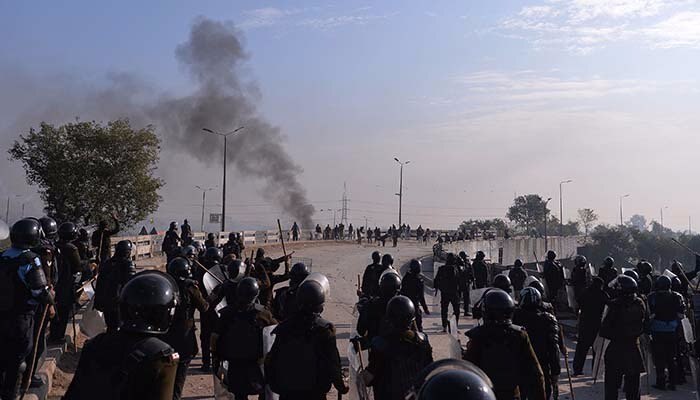 Media blackout in Pakistan as 70 injured during crackdown on Islamist protest in Islamabad Media blackout in Pakistan as 70 injured during crackdown on Islamist protest in Islamabad