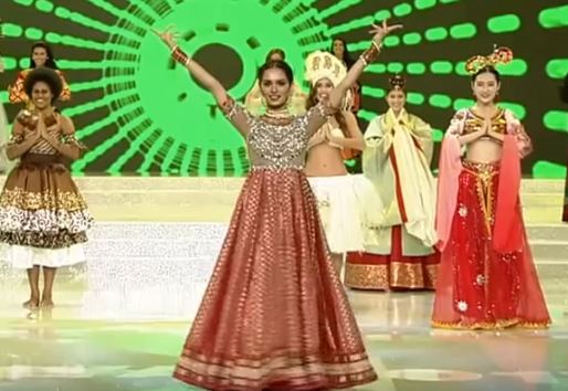 Watch: Woman Nails Deepika Padukone's 'Nagada Sang Dhol' Dance