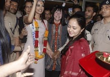 SEE PICS: Miss World 2017 Manushi Chhillar Returns To India, Receives Grand Welcome