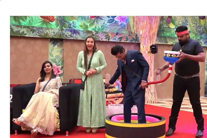 BIGG BOSS 11: OUCH! SALMAN gives ‘ICE-BUCKET’ like task to THESE contestants BIGG BOSS 11: OUCH! SALMAN gives 'ICE-BUCKET' like task to THESE contestants