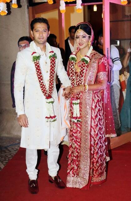 Actors Vatsal Sheth and Ishita Dutta tied the knot at Mumbai's ISKCON temple on Tuesday. The low-key wedding was attended by Bollywood celebrities and friends namely Kajol, Ajay Devgn, Bobby Deol and Apoorva Lakhia. Scroll down for more pictures. (PIC CREDIT:www.fotocorp.com)