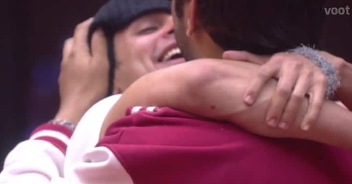 It was a reconciliation moment as Vikas also adore him after he cries. Bigg Boss 11 contestants Priyanka Sharma and Vikas Gupta/Image- Voot