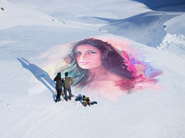 Salman Khan draws 20 feet portrait of Katrina Kaif on Austria’s frozen lake Salman Khan draws 20 feet portrait of Katrina Kaif on Austria's frozen lake