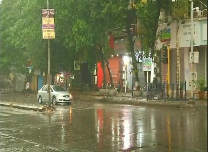 Mumbai Cyclone Ockhi LIVE UPDATE, Cyclone Ockhi Latest News Mumbai Cyclone Ockhi: Hailstorm near Mumbai; schools shut