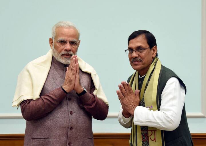 PM Modi tweeted -Jhansi’s newly elected Mayor, Ramtirth Singhal and I had a wonderful interaction. Jhansi, the land of the brave Maharani Laxmibai will be transformed under his leadership. Our Governments, both at the Centre and in UP are also working hard for the development of Bundelkhand.