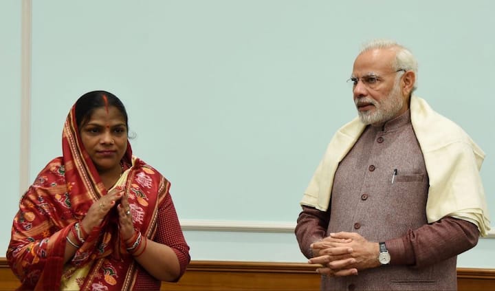 PM Modi tweeted -Chandrama Devi will head Amethi's Nagar Panchayat. I could sense her anguish on the lack of development in Amethi so far and could see the determination to work for Amethi’s growth.