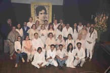 In Pics: The Kapoors get together for this GRAND family photo at Shashi Kapoor\'s prayer meet