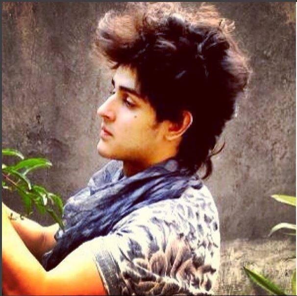 Believe it or not, it is him in this printed flowery tee shirt. Image: Instagram