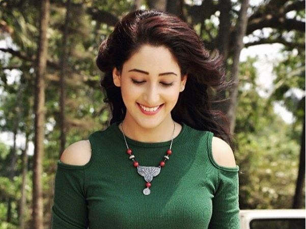 TV actress Shivya Pathania stood outside Ranbir Kapoor’s house for hours OMG ! TV actress Shivya Pathania stood outside Ranbir Kapoor's house for hours