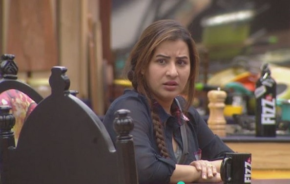 Bigg Boss 11: Arshi Khan CROSSES LIMITS in FIGHT with Shilpa Shinde