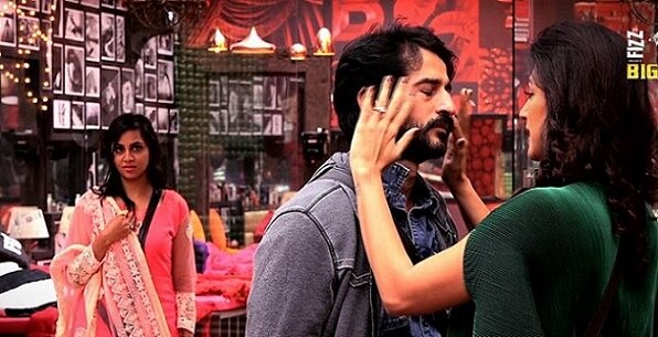 Bigg Boss 11: Hiten CRIES his HEART OUT to meet his wife Gauri Bigg Boss 11: Hiten CRIES his HEART OUT to meet his wife Gauri