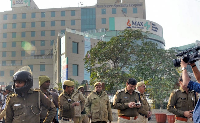 Max Hospital, Shalimar Bagh licence cancelled by Delhi Govt Licence of Shalimar Bagh's Max Hospital cancelled by Delhi Government