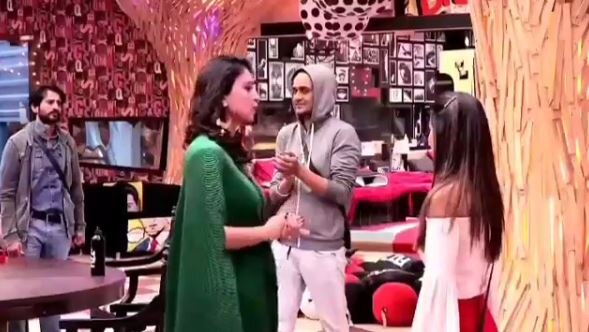 BIGG BOSS 11: This is WHAT Hiten’s wife Gauri SAID to Hina Khan BIGG BOSS 11: This is WHAT Hiten's wife Gauri SAID to Hina Khan