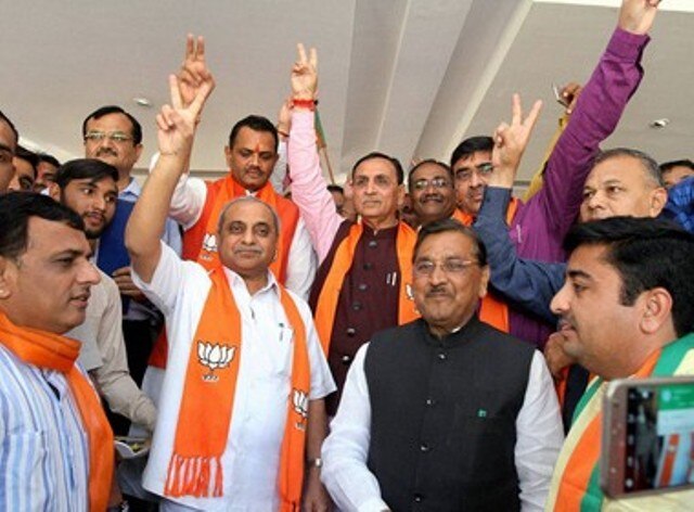 Gujarat Election Results: Parrikar congratulates Rupani for winning assembly seat Parrikar congratulates Rupani for winning assembly seat