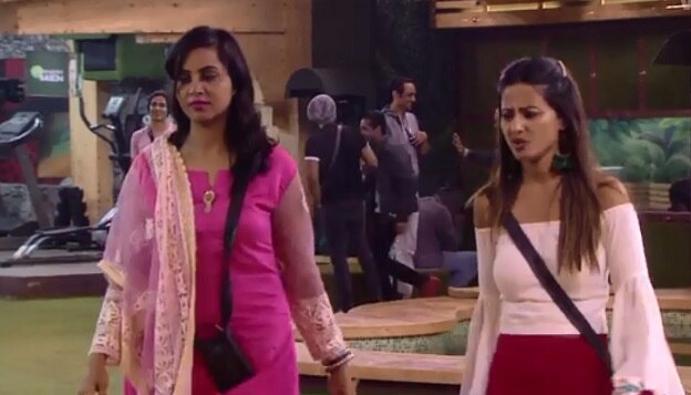 Bigg Boss 11: Hina Kha UNHAPPY with Hiten’s wife Gauri Bigg Boss 11: Hina and Arshi UNHAPPY with Hiten's wife Gauri