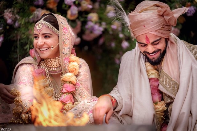 OFFICIALLY CONFIRMED: Bollywood actress ANUSHKA SHARMA and Indian cricketer VIRAT KOHLI are married now OFFICIALLY CONFIRMED : Virat Kohli and Anushka Sharma are now MAN and WIFE !
