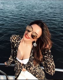 HOT PICS: TV actress Shama Sikander shares HOT MONOKINI pictures