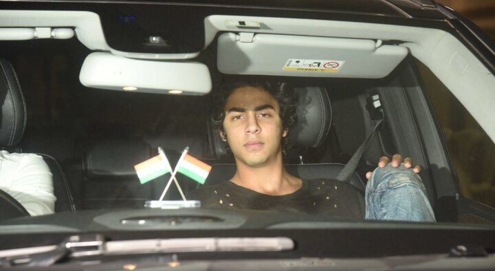 Shah Rukh’s son Aryan was also there to cheer up his little brother. Image: Manav Manglani